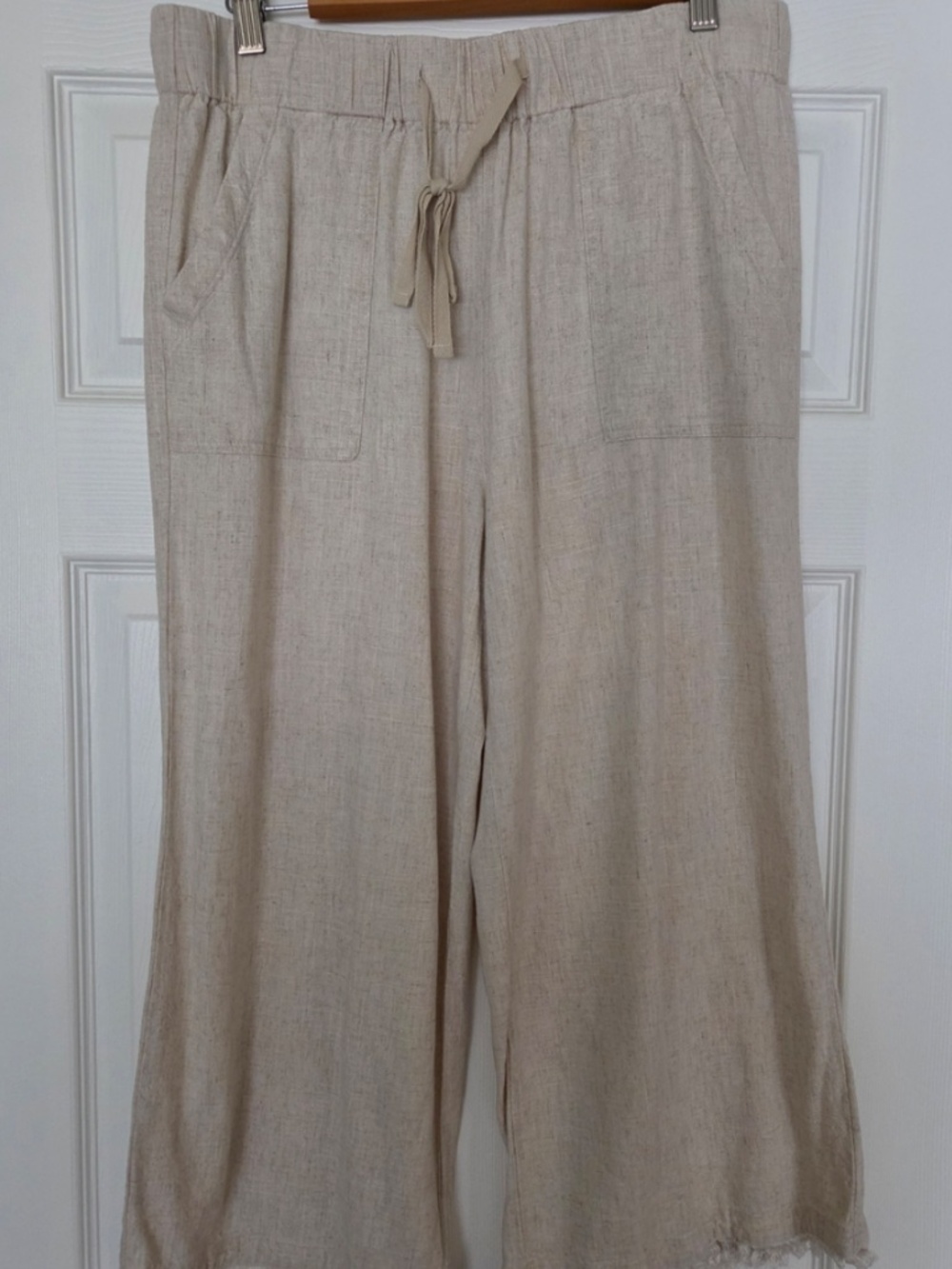 Thread & Supply Beige Wide-Leg Linen Blend Capri Pants (L)